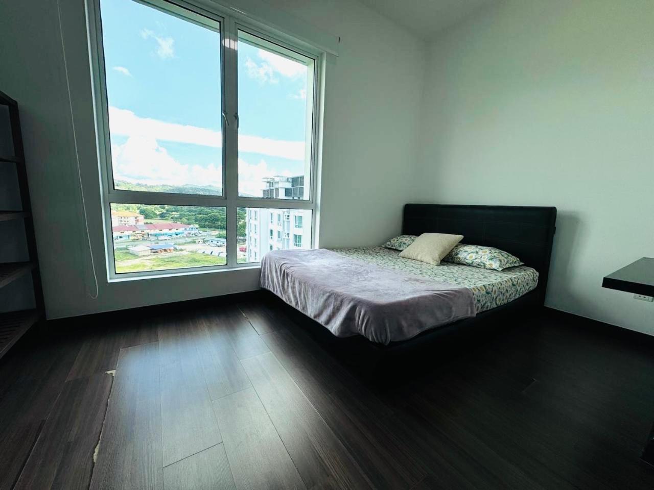 Sandakan Spacious And Comfortable Pool View Condo Luaran gambar