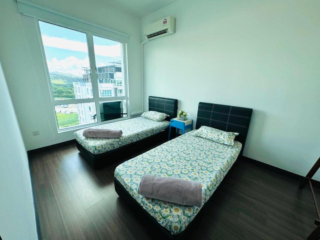 Sandakan Spacious And Comfortable Pool View Condo Luaran gambar