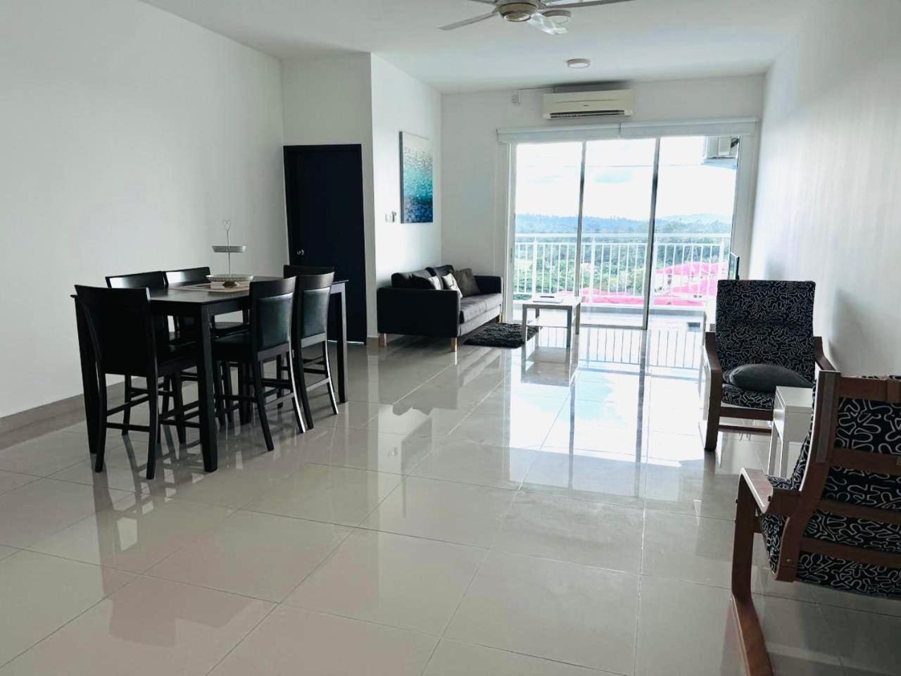Sandakan Spacious And Comfortable Pool View Condo Luaran gambar