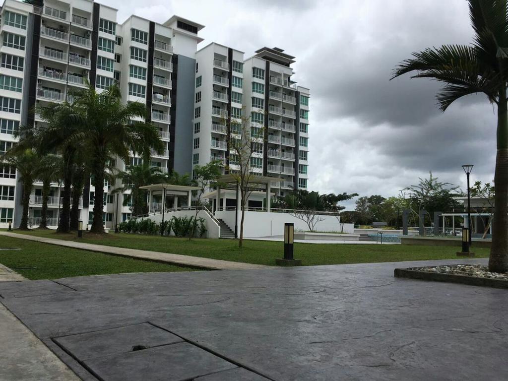 Sandakan Spacious And Comfortable Pool View Condo Luaran gambar