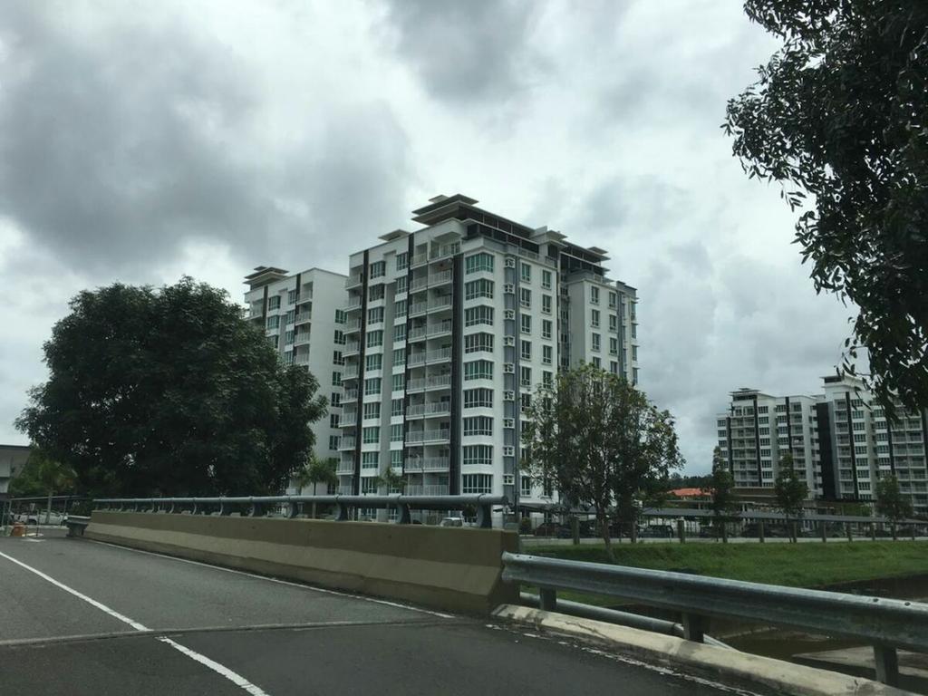 Sandakan Spacious And Comfortable Pool View Condo Luaran gambar